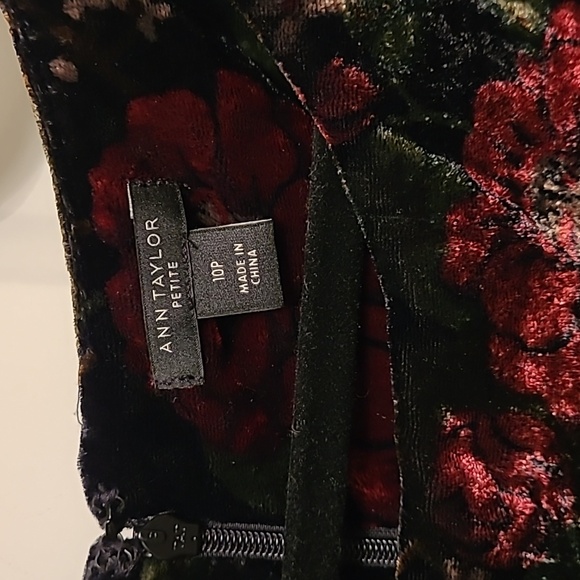 Ann Taylor Petite Size 10 floral velour holiday dress. - Picture 4 of 12